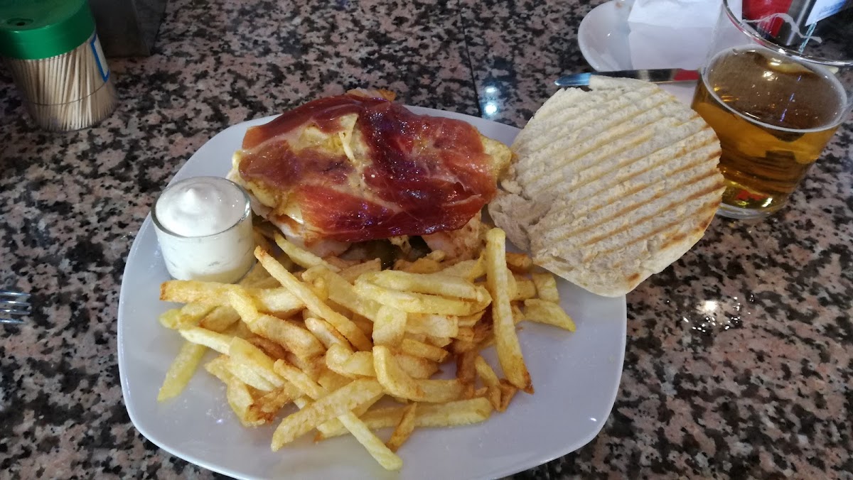 Cafeteria La Esquina Veloz-7